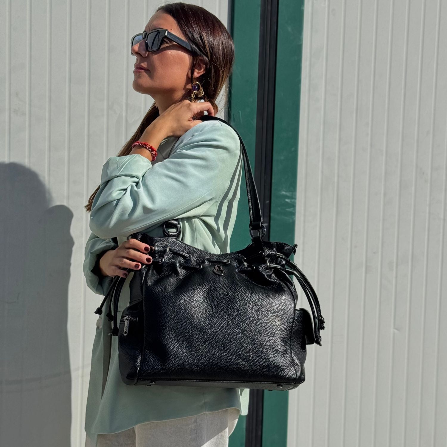 Borsa a spalla Pandora Nera Pelle Martellata Dark