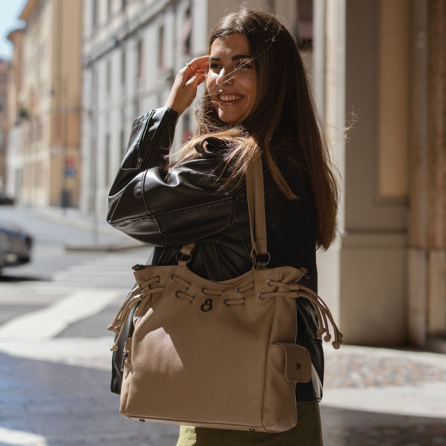Borsa a spalla Pandora Vanilla Pelle Martellata Dark