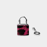 Lucchetto Dark – Pelle Brillante Animalier Fucsia