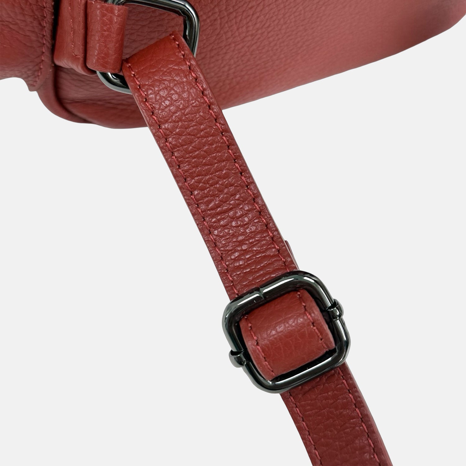 Zaino Saray Midi Mattone Pelle Martellata Dark