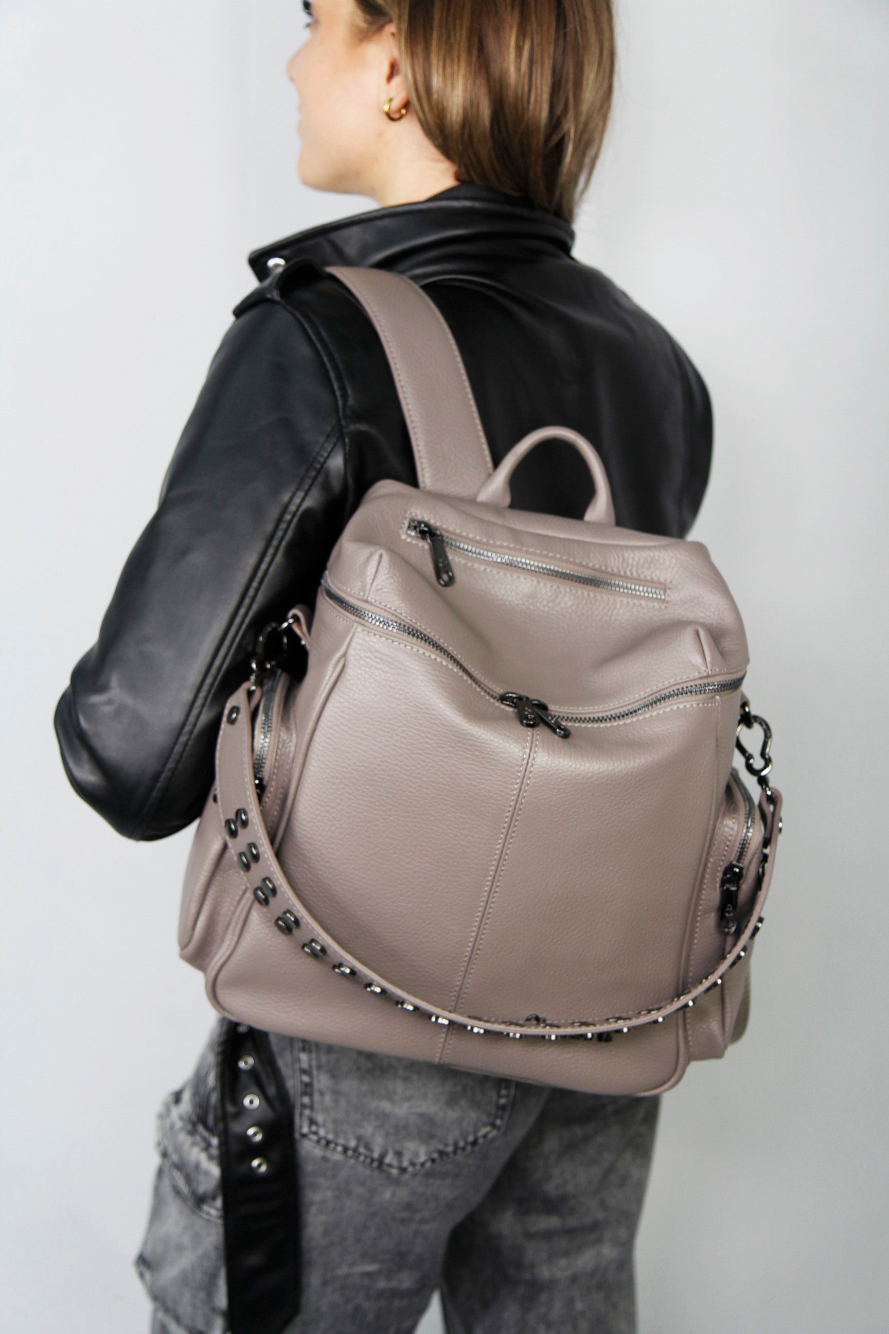 Saray Smoke Hammered Leather Backpack Dark
